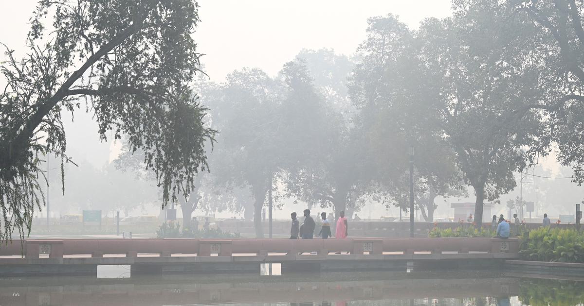 As Delhi air quality worsens to ‘severe’ category, smog engulfs city