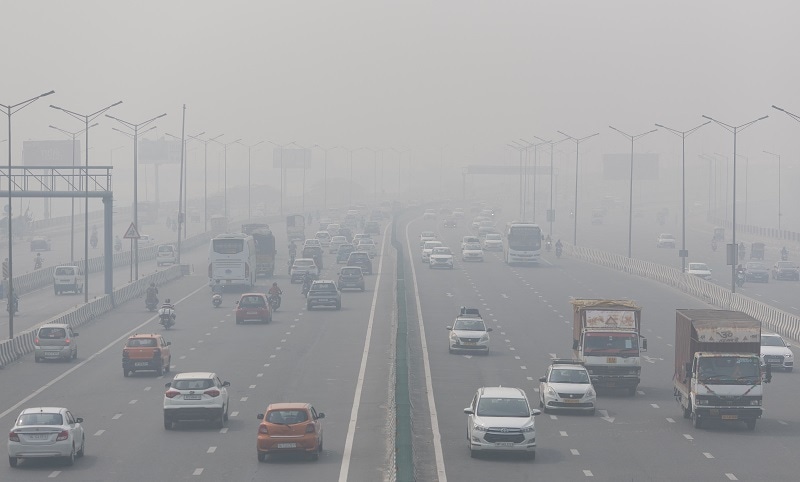 ‘Hazardous’ smog chokes New Delhi