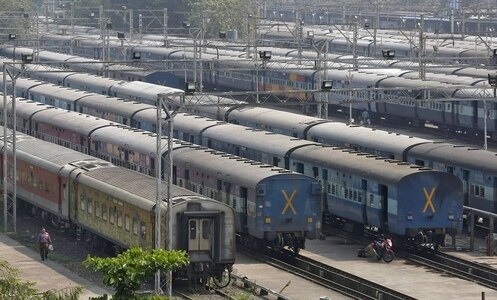 Man’s body travels 900 km undetected in Indian train toilet