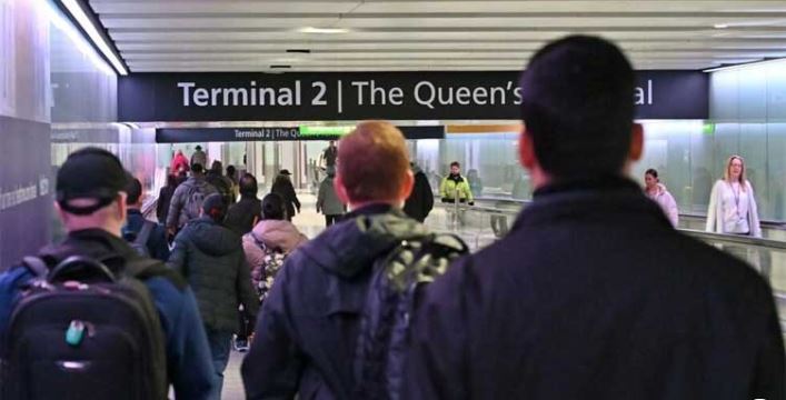 Passport control staff strike at UK airports