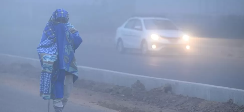 Cold wave & fog cause chaos in northern India