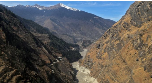 India set to demolish buildings in sinking Himalayan town