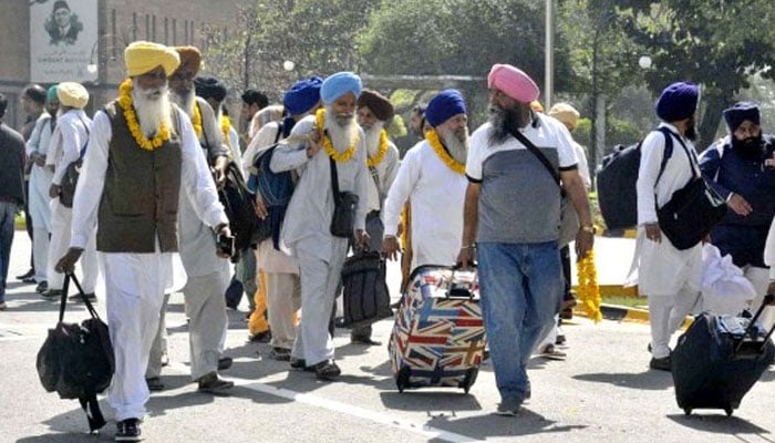 Over 2,800 Indian Sikh pilgrims reach Pakistan for Baisakhi