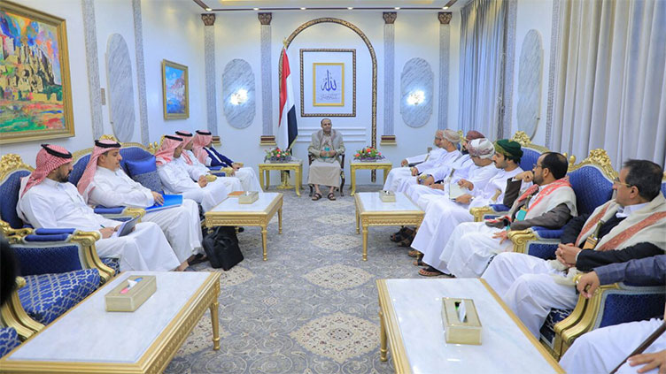 Saudi, Omani envoys hold peace talks with Houthi leaders in Yemen