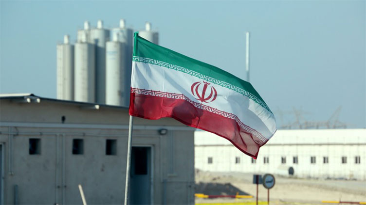 Smoldering Iran nuclear crisis risks catching fire