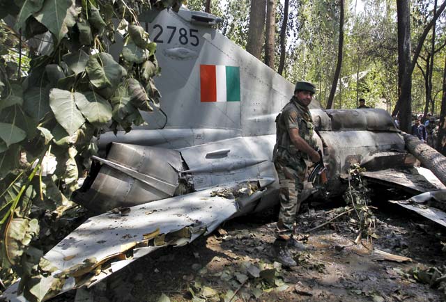 3 killed as Indian MiG-21 jet crashes in Rajasthan