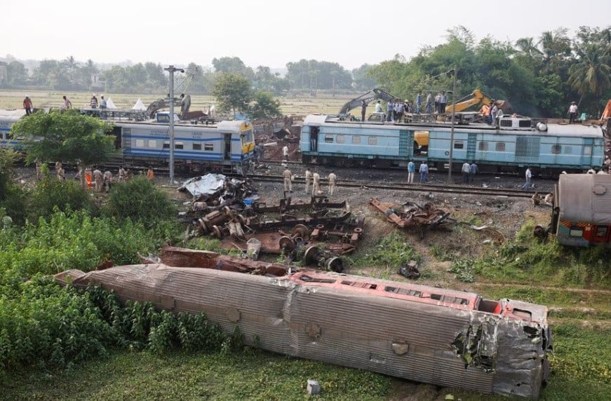 Indian officials say deadly train crash caused by signal error
