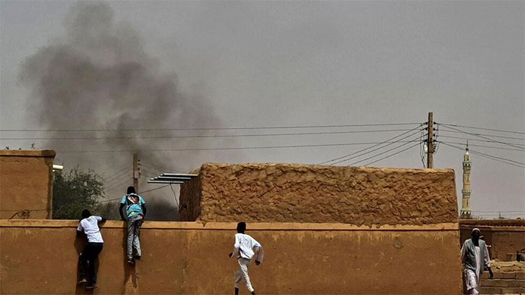 Fighting shakes Khartoum as displaced battle disease